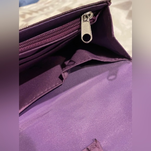 Kenneth cole reaction purple leather wallet - Picture 4 of 6
